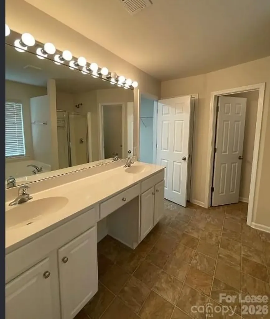 11142 Cypress View Drive Charlotte NC 28262