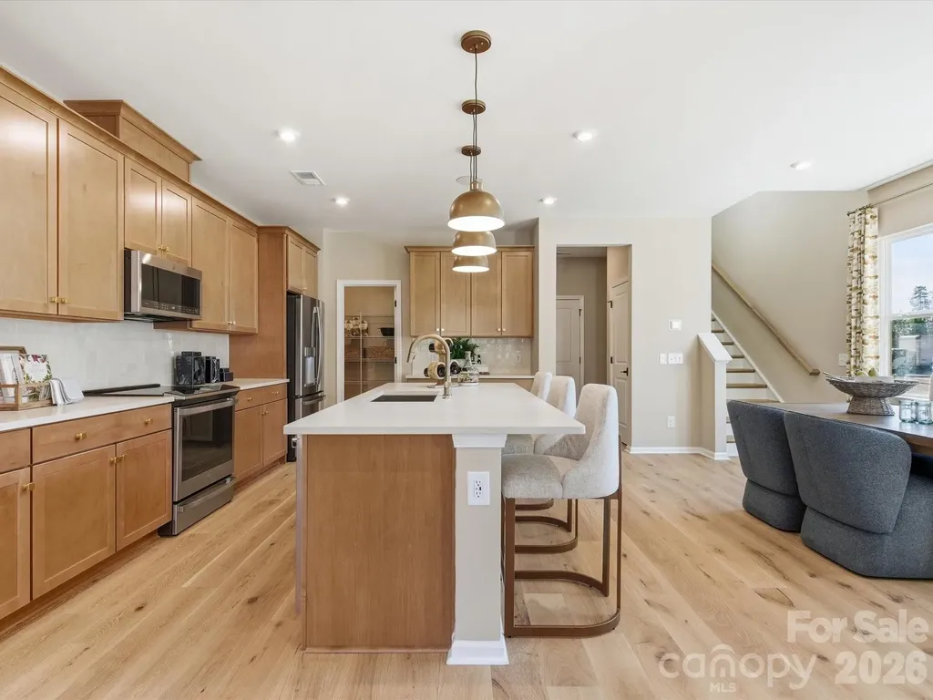 8402 Discovery Lane Charlotte NC 28216