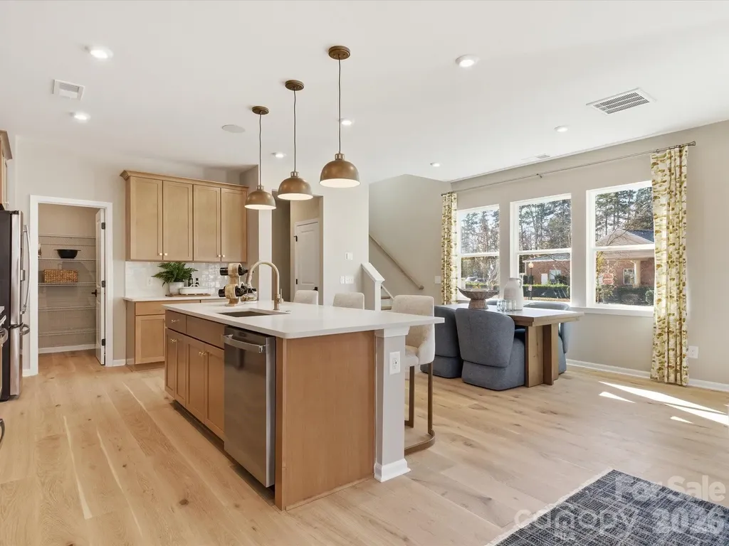 8402 Discovery Lane Charlotte NC 28216