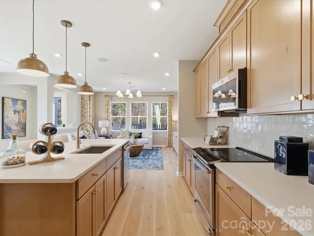 8402 Discovery Lane Charlotte NC 28216