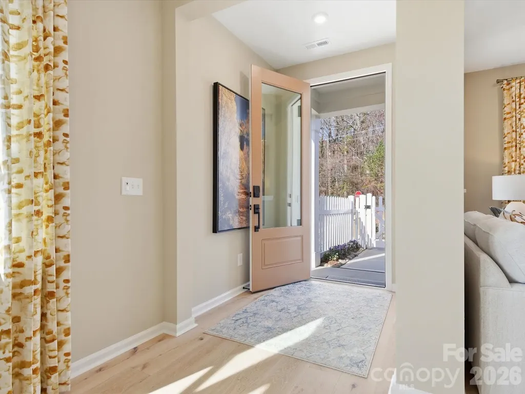 8402 Discovery Lane Charlotte NC 28216