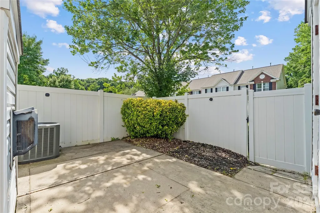 12353 Jessica Place Charlotte NC 28269