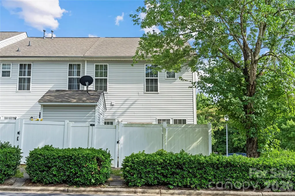 12353 Jessica Place Charlotte NC 28269