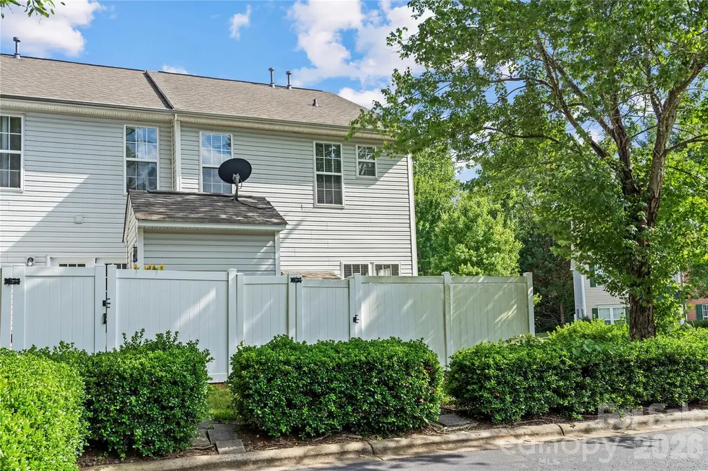 12353 Jessica Place Charlotte NC 28269