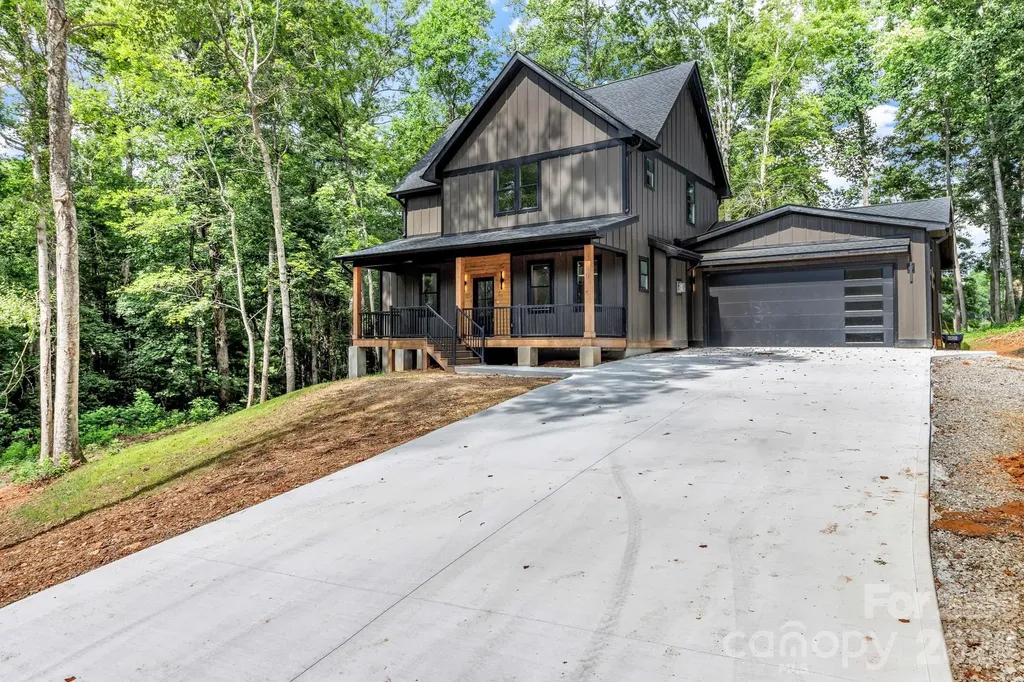 80 Goldenwood Lane Mills River NC 28759