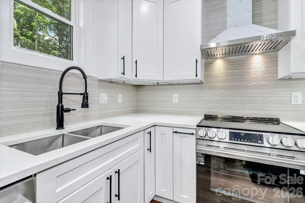 80 Goldenwood Lane Mills River NC 28759