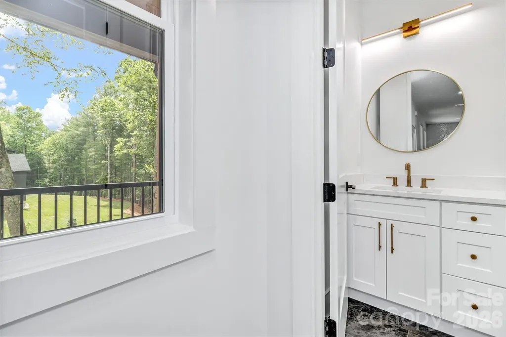 80 Goldenwood Lane Mills River NC 28759