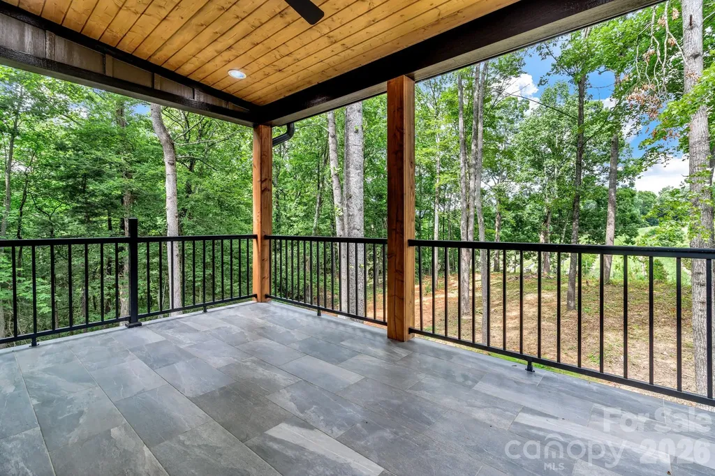 80 Goldenwood Lane Mills River NC 28759