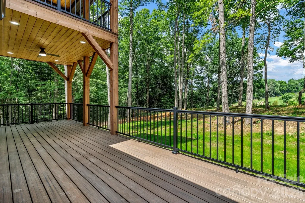 80 Goldenwood Lane Mills River NC 28759