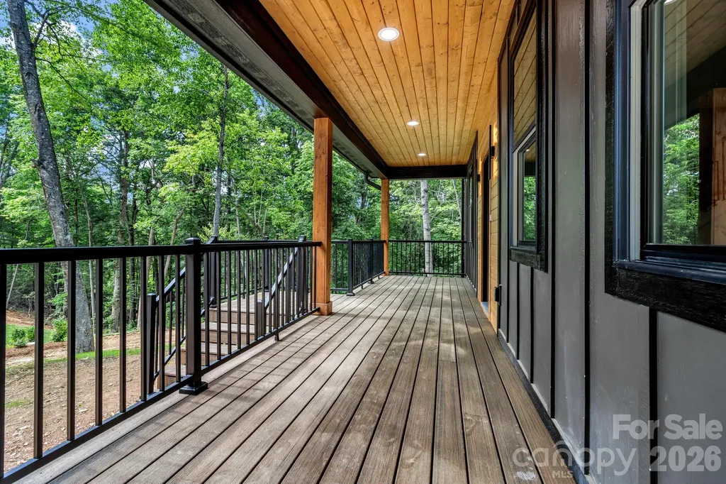 80 Goldenwood Lane Mills River NC 28759