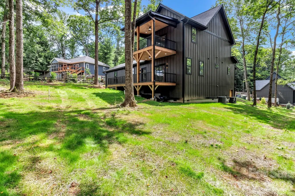 80 Goldenwood Lane Mills River NC 28759