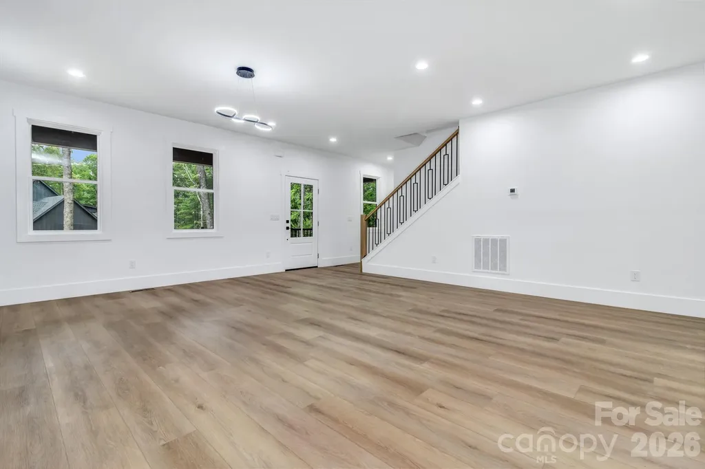 80 Goldenwood Lane Mills River NC 28759