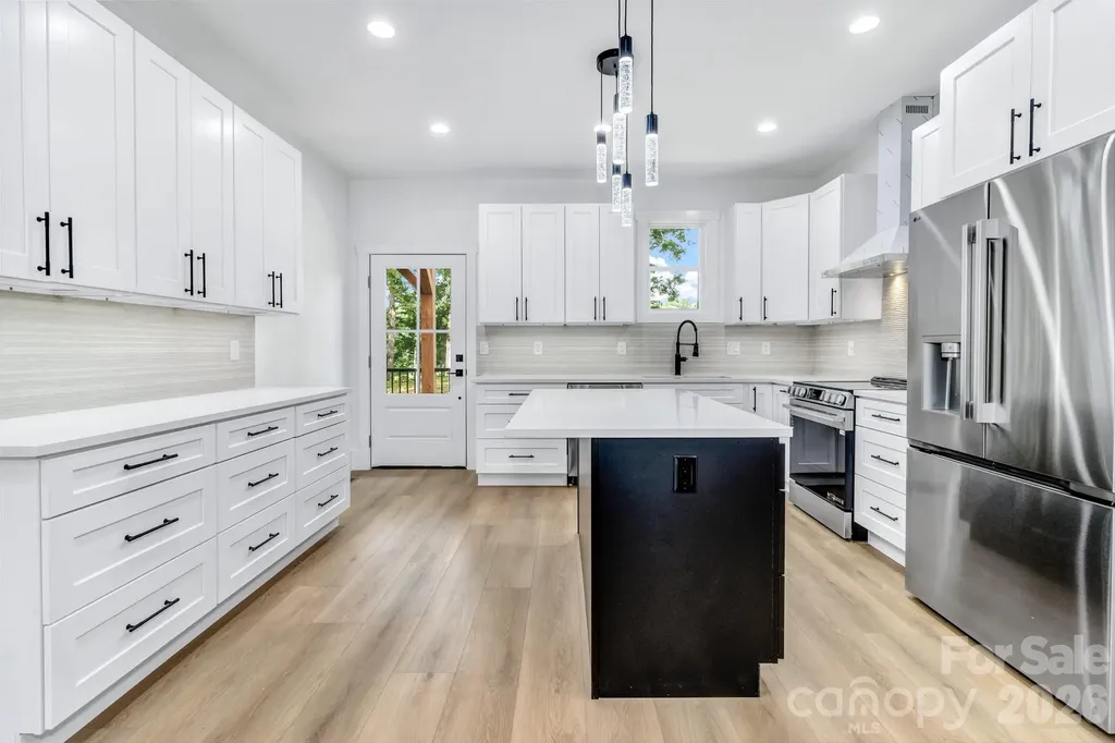 80 Goldenwood Lane Mills River NC 28759