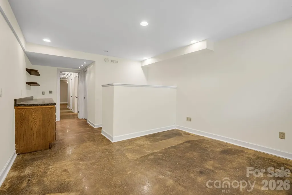 78 Grovewood Road Asheville NC 28804