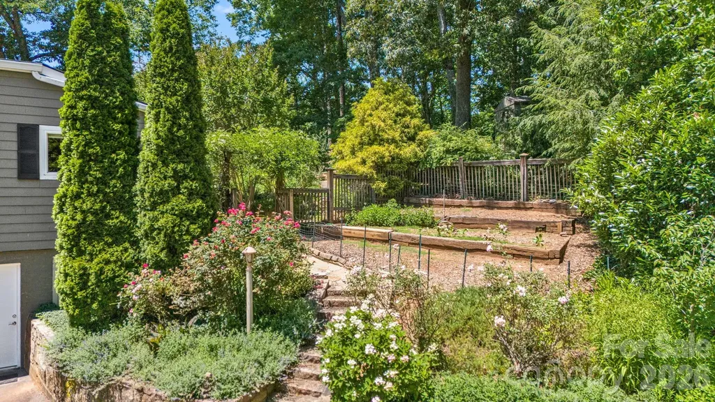 78 Grovewood Road Asheville NC 28804