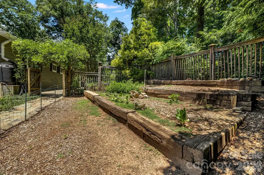 78 Grovewood Road Asheville NC 28804