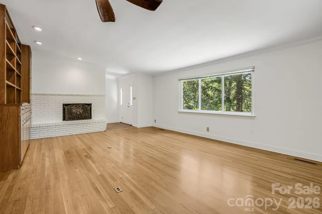 78 Grovewood Road Asheville NC 28804