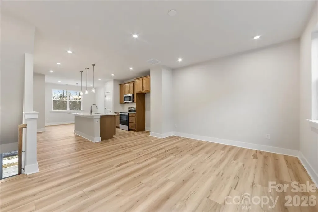 6008 Pivot Court Charlotte NC 28205