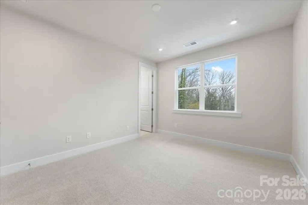 6008 Pivot Court Charlotte NC 28205