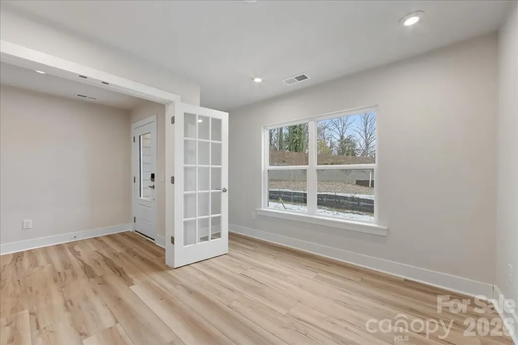 6008 Pivot Court Charlotte NC 28205