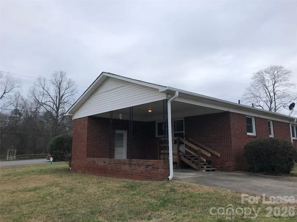 1127 Dallas Stanley Highway Stanley NC 28164