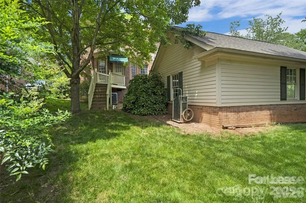 112 Mcconnell Drive Davidson NC 28036