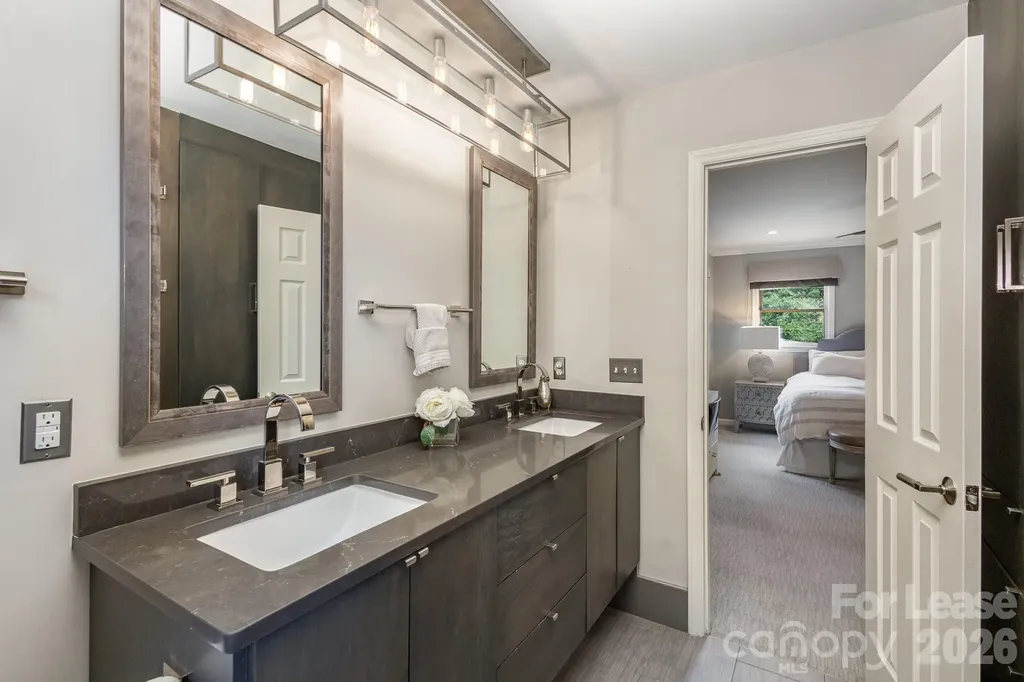 418 Olmsted Park Place Charlotte NC 28203