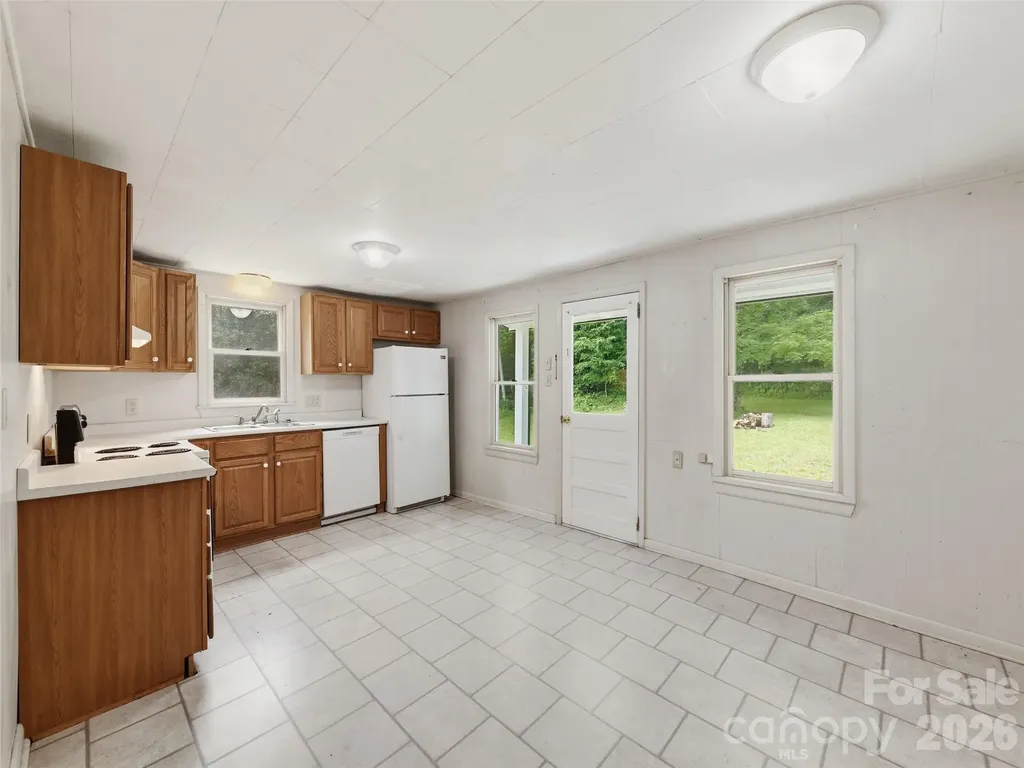 586 Olivet Church Road Whittier NC 28789