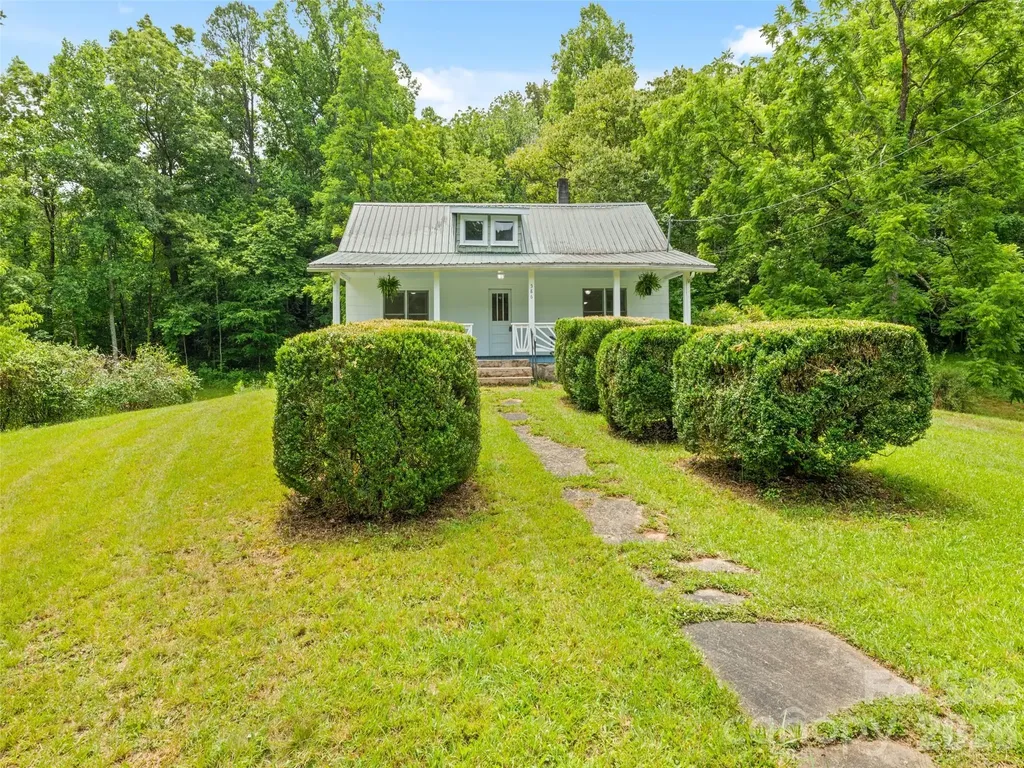 586 Olivet Church Road Whittier NC 28789