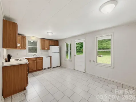 586 Olivet Church Road Whittier NC 28789