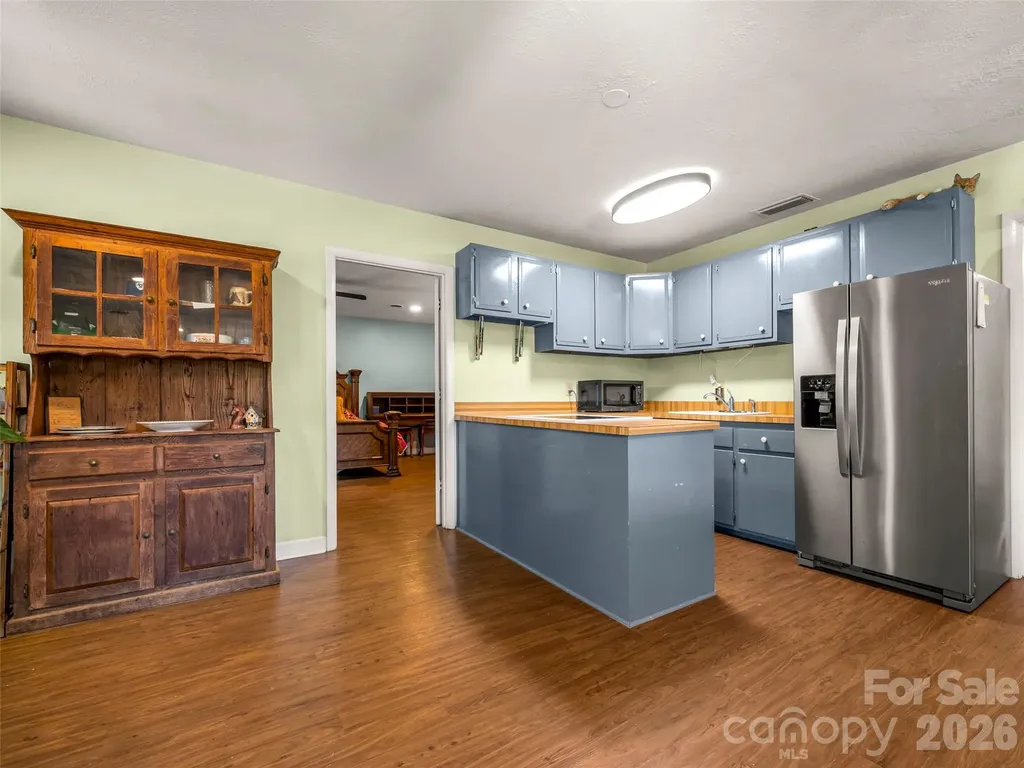 140 Joanda Farm Road Mooresboro NC 28114