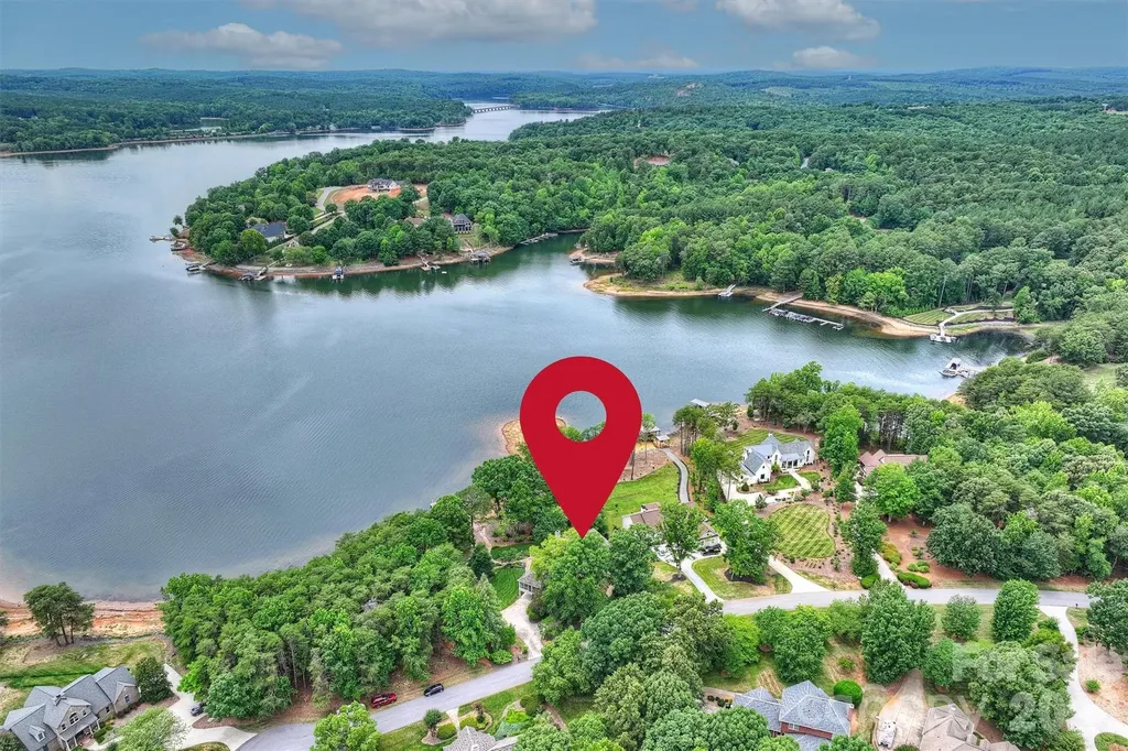 602 Pearl Bay Drive New London NC 28127