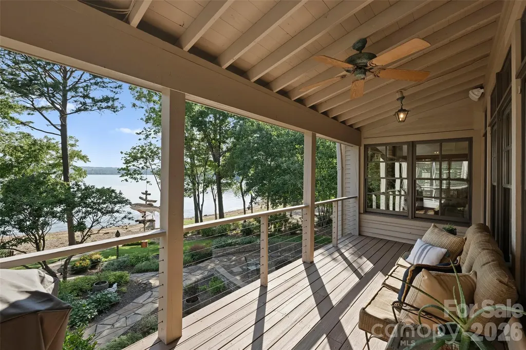 602 Pearl Bay Drive New London NC 28127