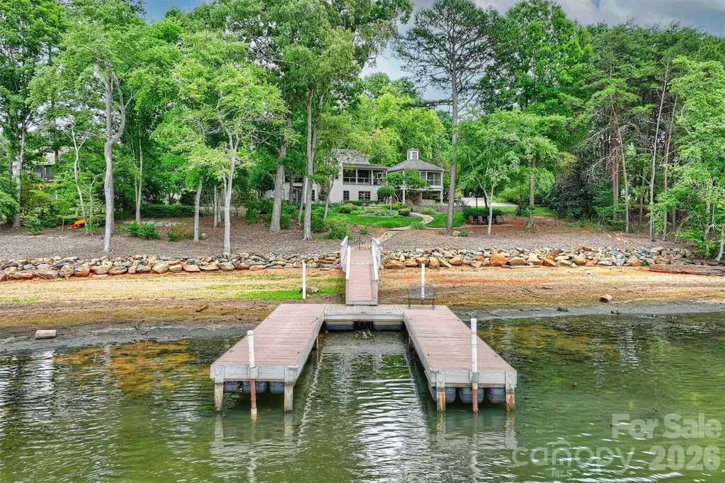 602 Pearl Bay Drive New London NC 28127