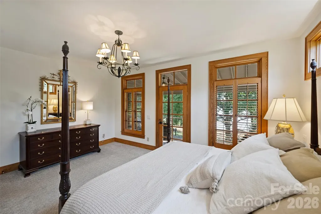 602 Pearl Bay Drive New London NC 28127