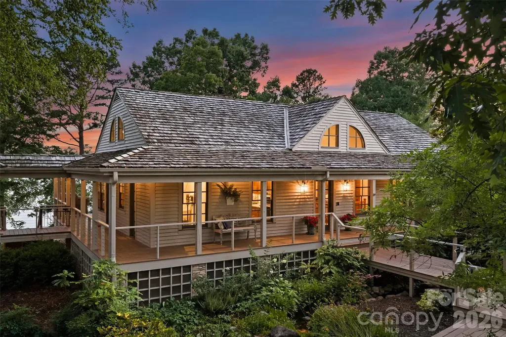 602 Pearl Bay Drive New London NC 28127