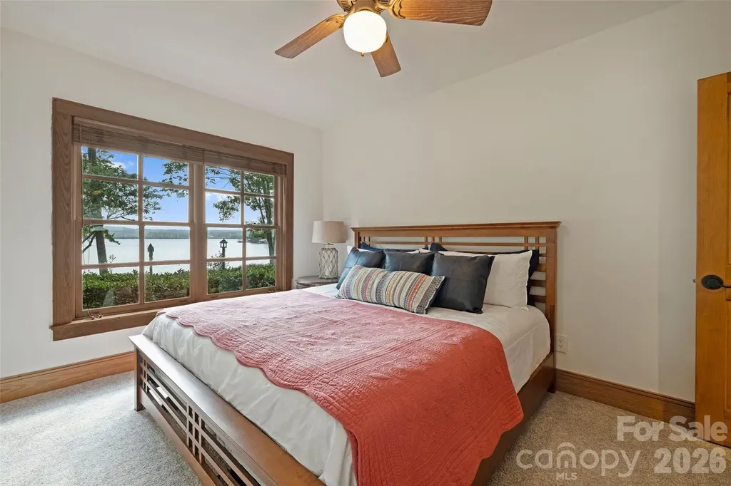 602 Pearl Bay Drive New London NC 28127