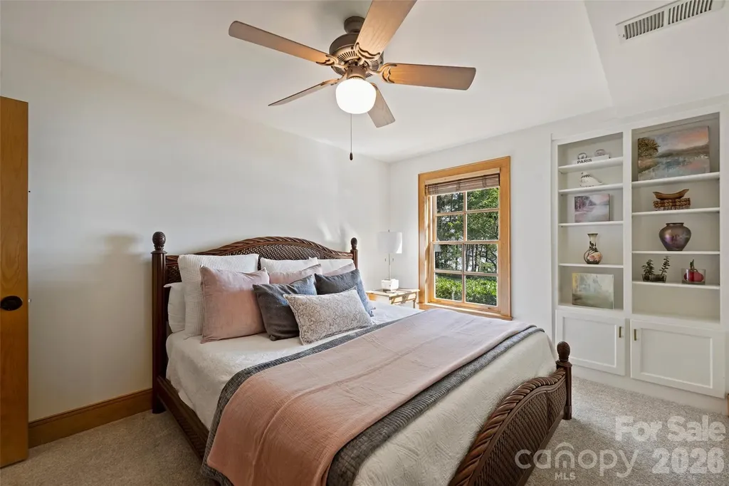 602 Pearl Bay Drive New London NC 28127