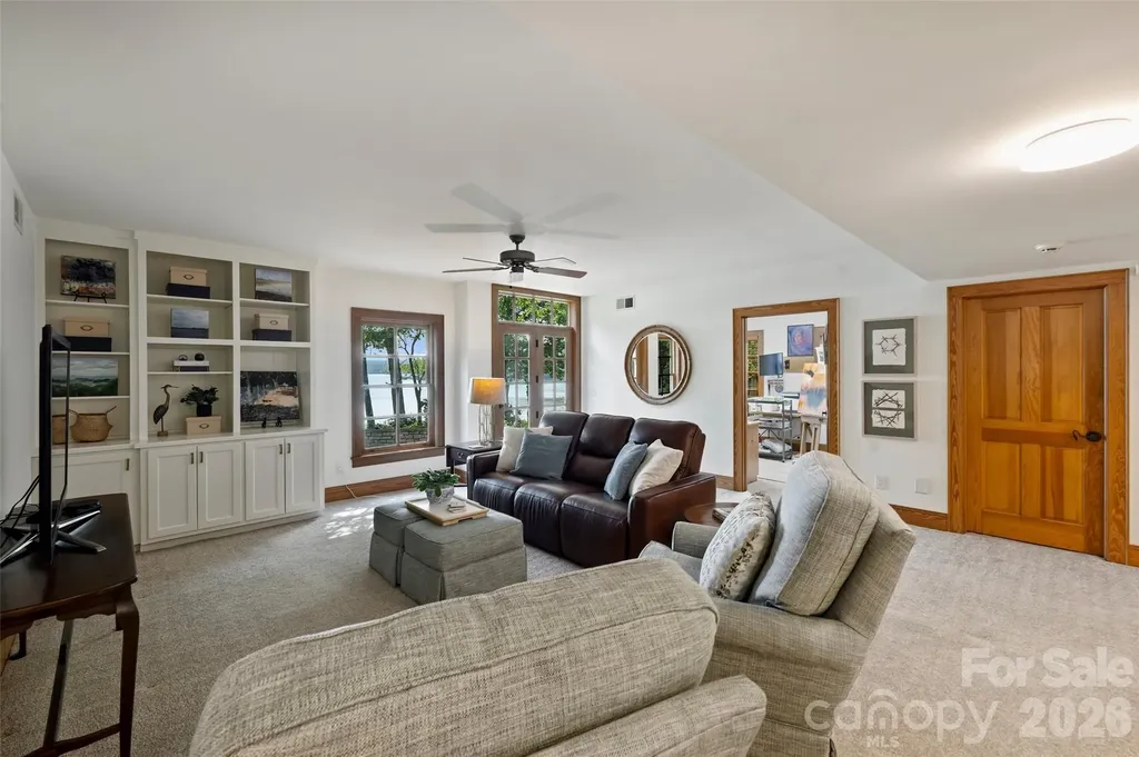 602 Pearl Bay Drive New London NC 28127