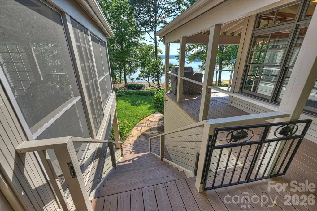 602 Pearl Bay Drive New London NC 28127