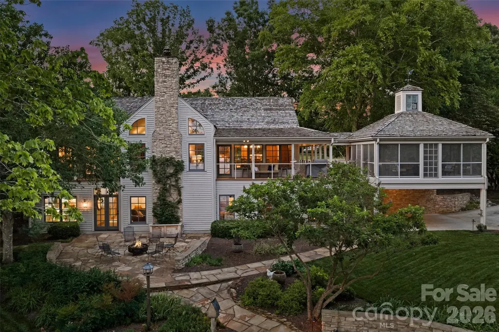 602 Pearl Bay Drive New London NC 28127