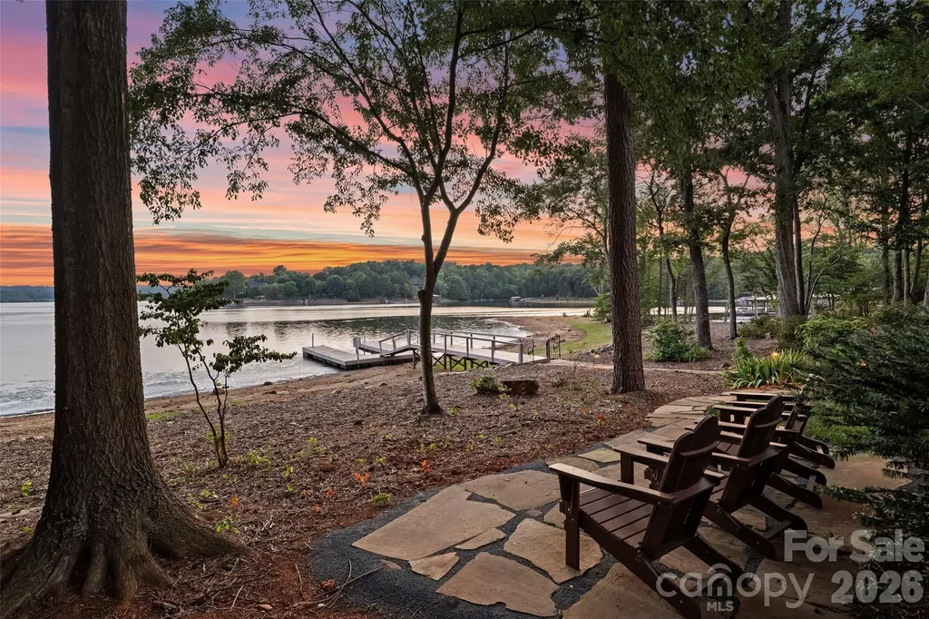 602 Pearl Bay Drive New London NC 28127