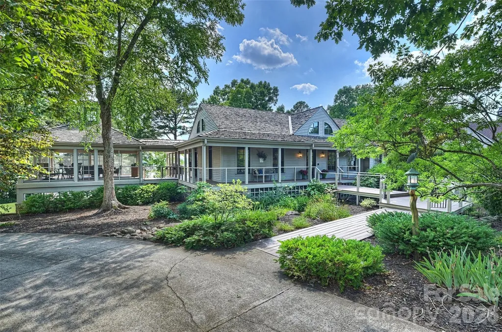 602 Pearl Bay Drive New London NC 28127
