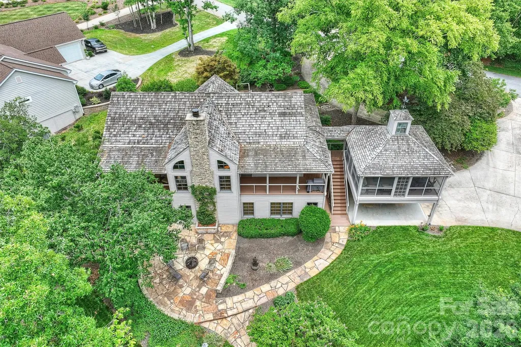 602 Pearl Bay Drive New London NC 28127