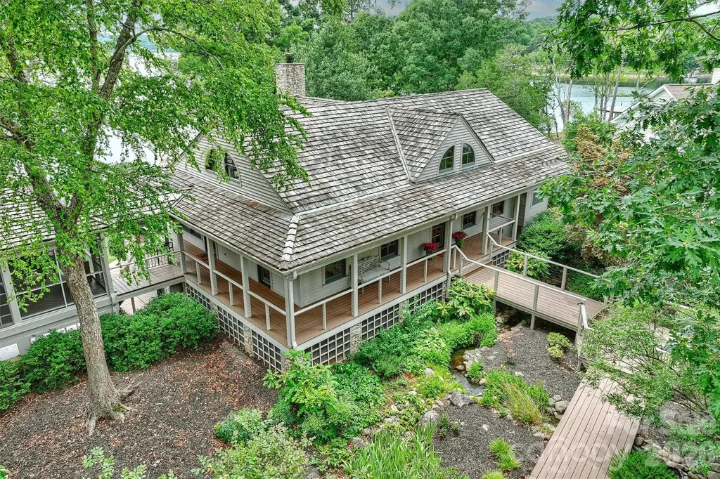 602 Pearl Bay Drive New London NC 28127