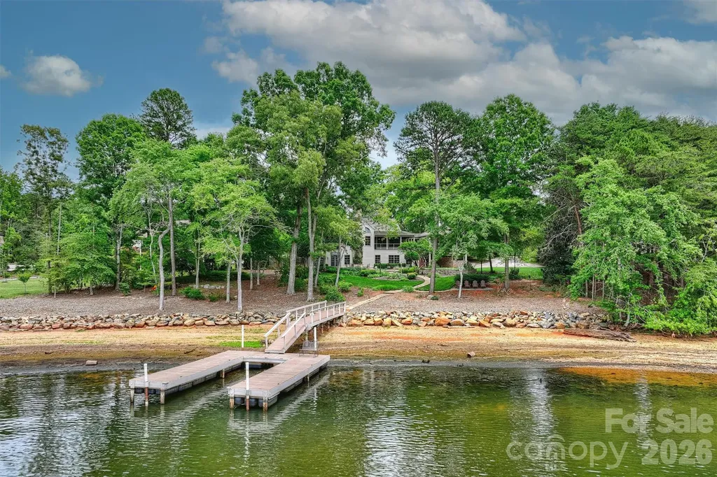 602 Pearl Bay Drive New London NC 28127