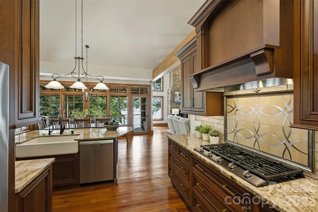 602 Pearl Bay Drive New London NC 28127