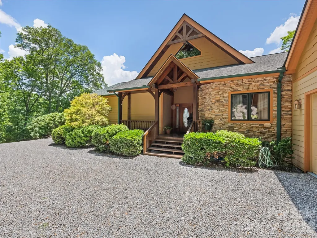 48 Hawks Lift Drive Waynesville NC 28786