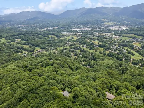 48 Hawks Lift Drive Waynesville NC 28786
