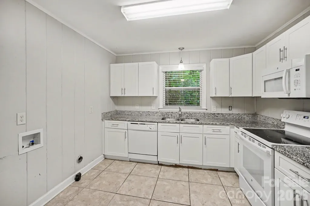 3700 Sargeant Drive Charlotte NC 28217